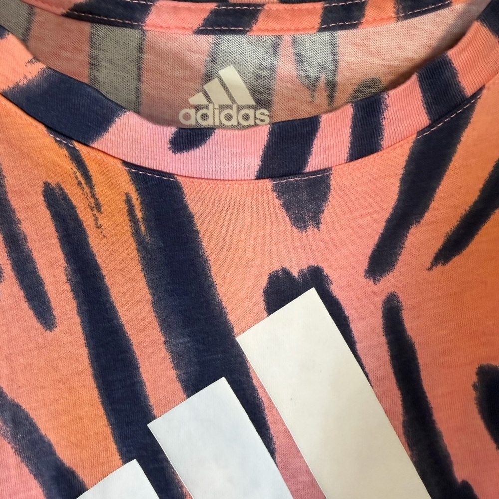 Adidas Girls TShirt. Size Large - Girls 14 - Picture 2 of 4